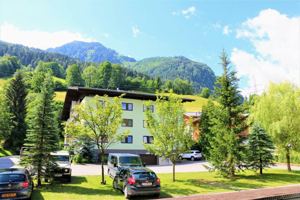 Green Wall Apartment Kaprun Eksteriør billede